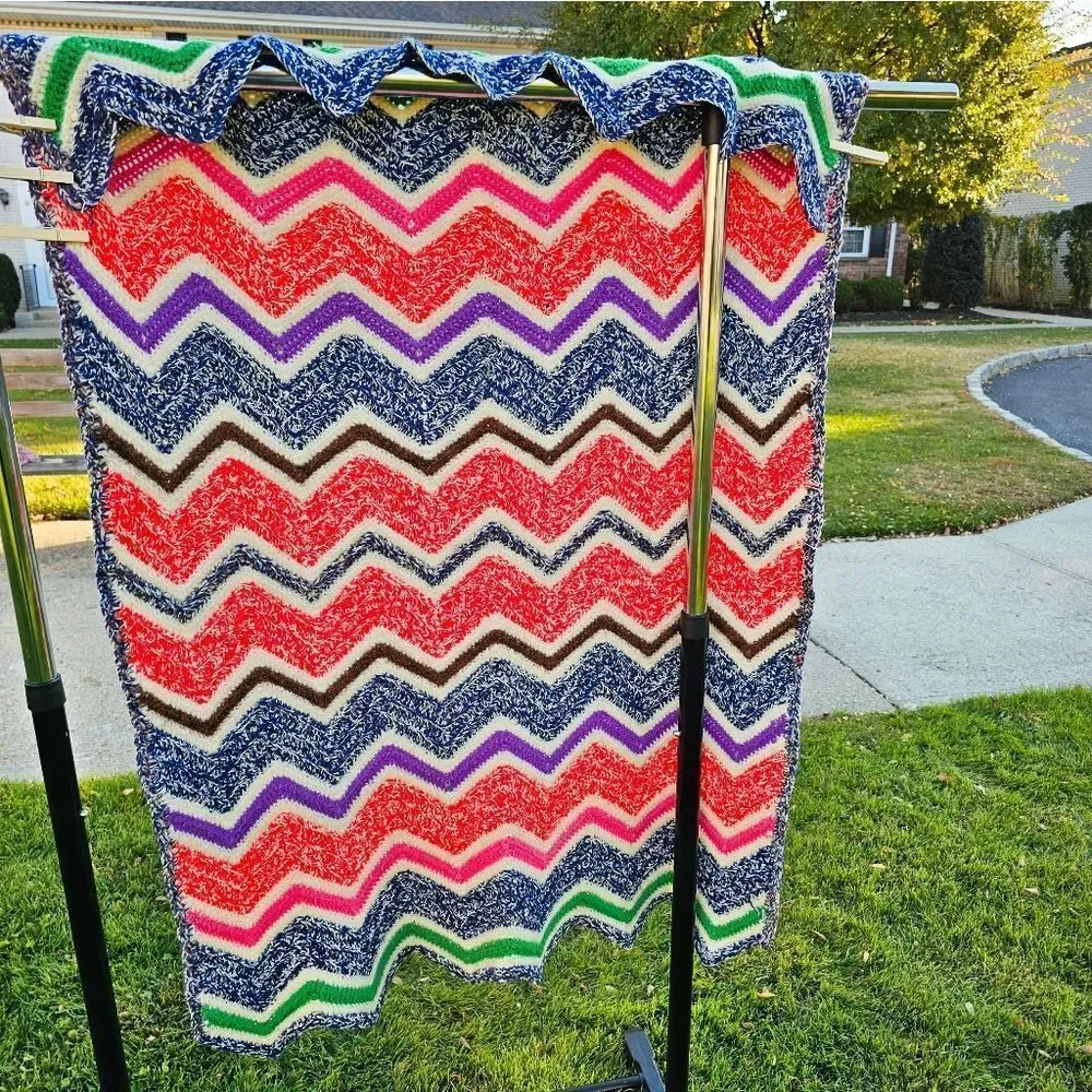 VTG Zig Zag Chevron Handmade Multicolored Wool Afghan Sofa Throw.